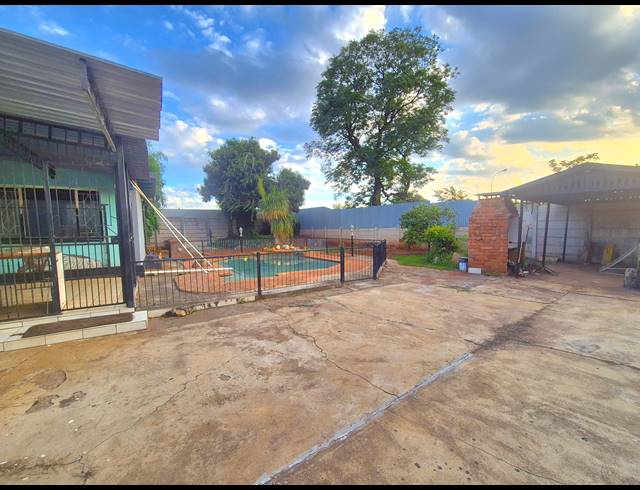 4 BEDROOM HOUSE FOR SALE IN BRENTHURST